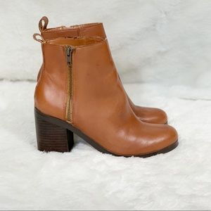 Gap Leather Zip Block Heeled Bootie in Tan